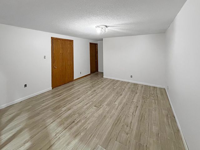 2208 5th Avenue SE, Willmar, MN 56201