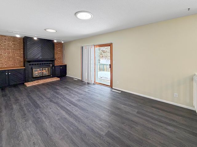 2208 5th Avenue SE, Willmar, MN 56201