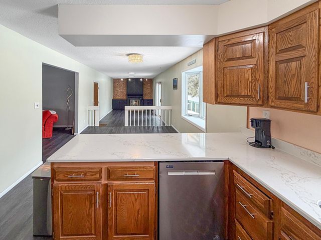 2208 5th Avenue SE, Willmar, MN 56201