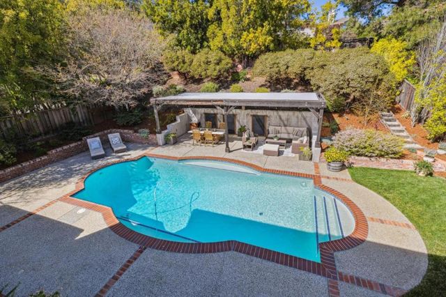 21685 Regnart Road, Cupertino, CA 95014