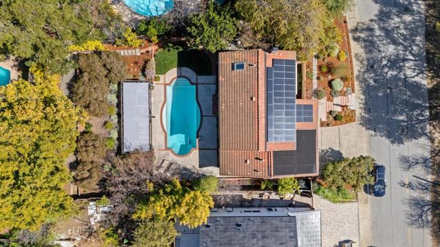 21685 Regnart Road, Cupertino, CA 95014