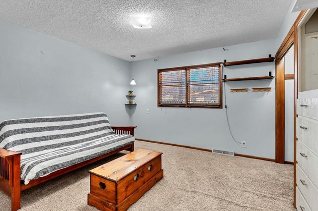 8121 E Lynwood St, Wichita, KS 67207