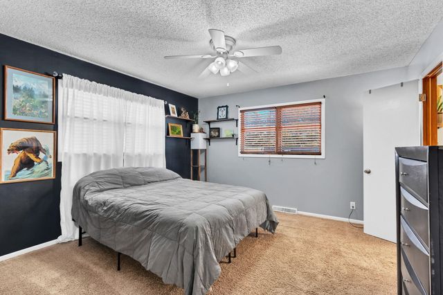 8121 E Lynwood St, Wichita, KS 67207