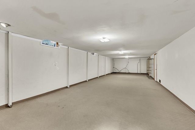 8121 E Lynwood St, Wichita, KS 67207