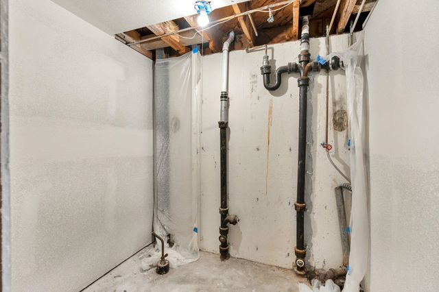 8121 E Lynwood St, Wichita, KS 67207