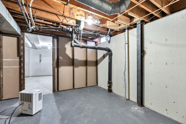 8121 E Lynwood St, Wichita, KS 67207