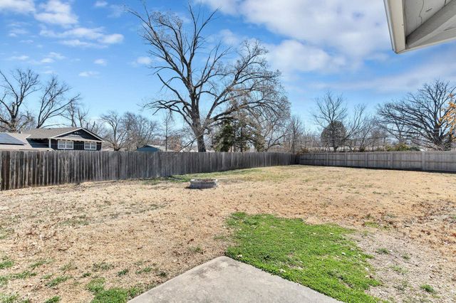 8121 E Lynwood St, Wichita, KS 67207