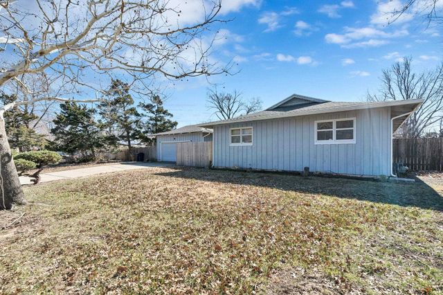 8121 E Lynwood St, Wichita, KS 67207