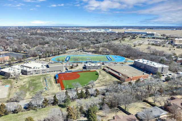 8121 E Lynwood St, Wichita, KS 67207