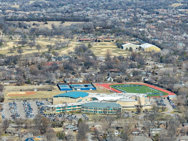 8121 E Lynwood St, Wichita, KS 67207