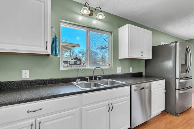 8121 E Lynwood St, Wichita, KS 67207