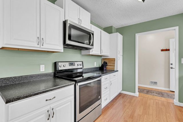 8121 E Lynwood St, Wichita, KS 67207