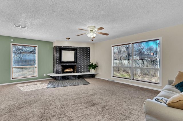 8121 E Lynwood St, Wichita, KS 67207