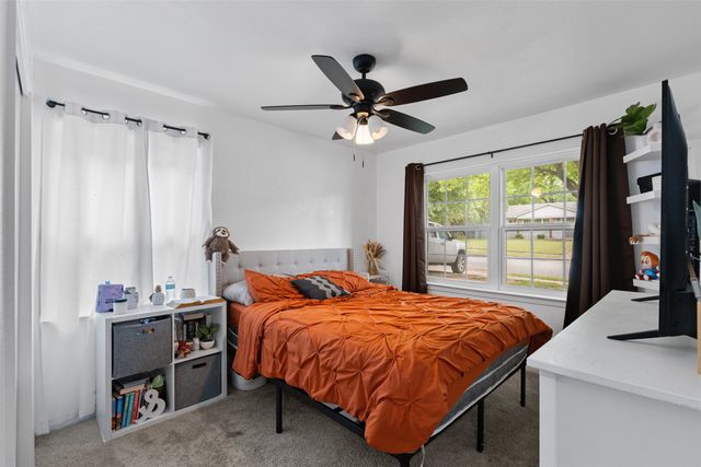 434 W Phillips Court, Grand Prairie, TX 75051