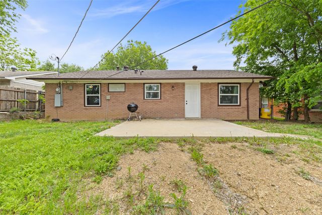 434 W Phillips Court, Grand Prairie, TX 75051