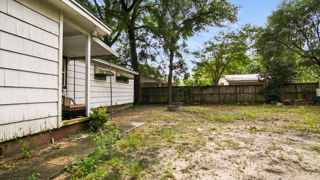 135 Aero Drive, Defuniak Springs, FL 32433