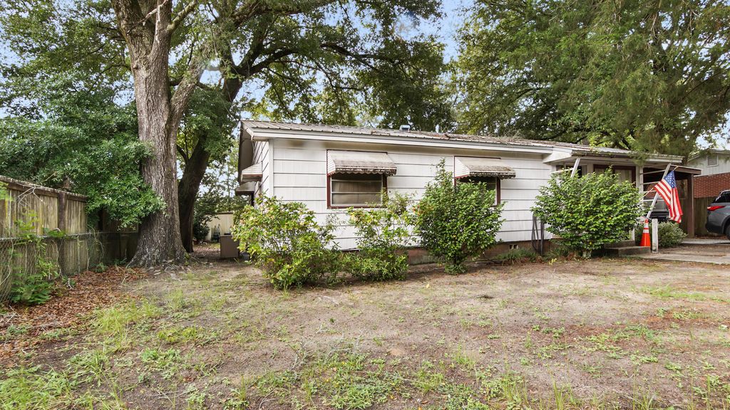 135 Aero Drive, Defuniak Springs, FL 32433