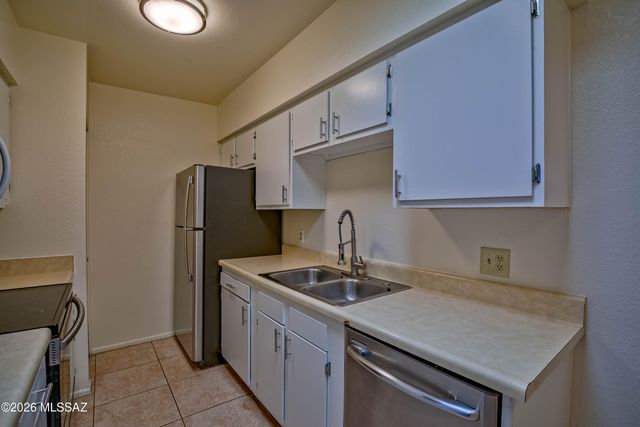 9420 E Speedway Blvd Unit 22, Tucson, AZ 85710