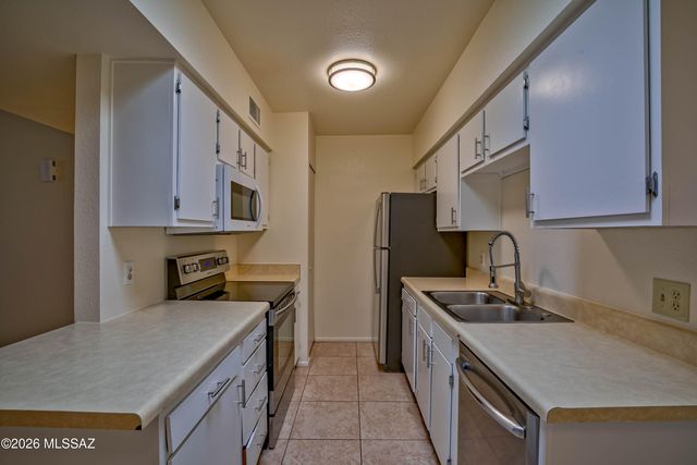 9420 E Speedway Blvd Unit 22, Tucson, AZ 85710