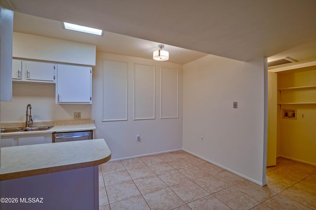 9420 E Speedway Blvd Unit 22, Tucson, AZ 85710