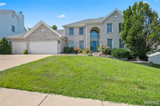 4954 Sunset Oaks Lane, St Louis, MO 63128