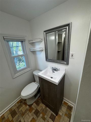 918 N Washington Avenue, Royal Oak, MI 48067