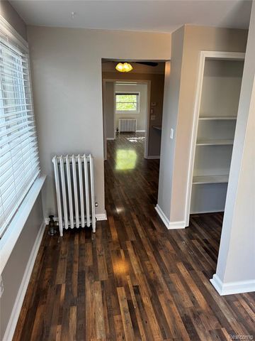 918 N Washington Avenue, Royal Oak, MI 48067
