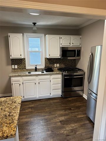 918 N Washington Avenue, Royal Oak, MI 48067