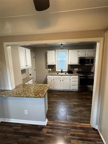 918 N Washington Avenue, Royal Oak, MI 48067