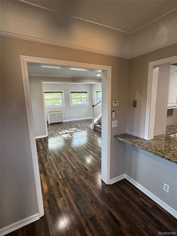 918 N Washington Avenue, Royal Oak, MI 48067