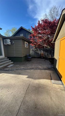 918 N Washington Avenue, Royal Oak, MI 48067