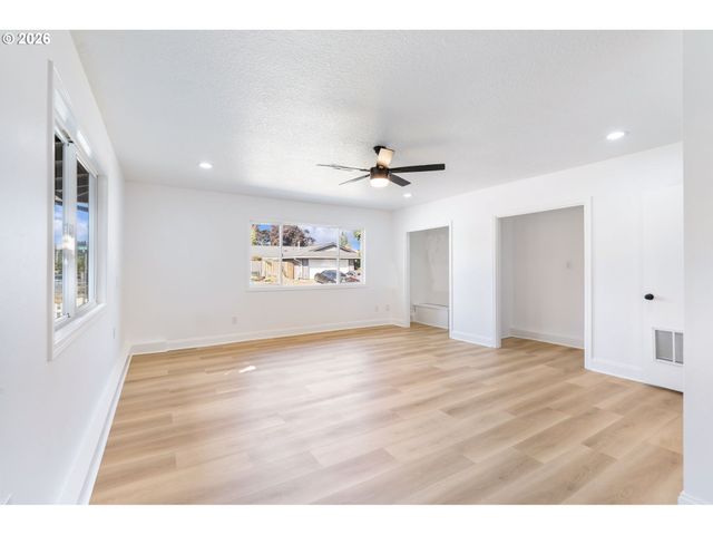 3198 Sw 16TH Cir, Gresham, OR 97080