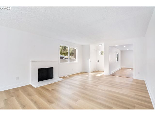 3198 Sw 16TH Cir, Gresham, OR 97080