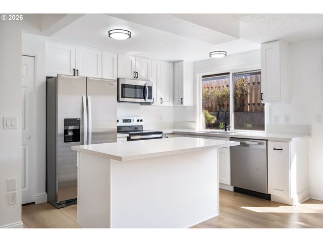 3198 Sw 16TH Cir, Gresham, OR 97080