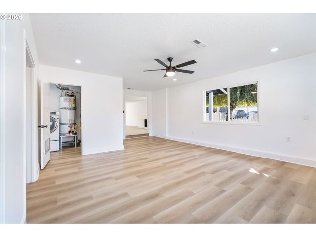 3198 Sw 16TH Cir, Gresham, OR 97080