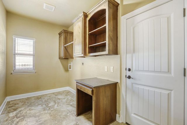 329 Jake DR, Jarrell, TX 76537