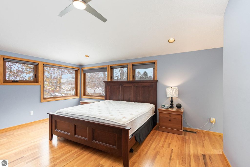 Image 14 of property listing at 5390 Pheasant Court, Alma, MI 48801