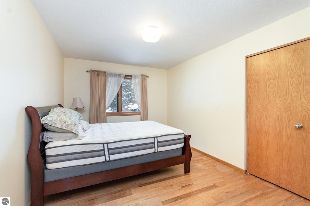 Image 21 of property listing at 5390 Pheasant Court, Alma, MI 48801