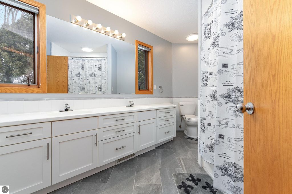 Image 23 of property listing at 5390 Pheasant Court, Alma, MI 48801