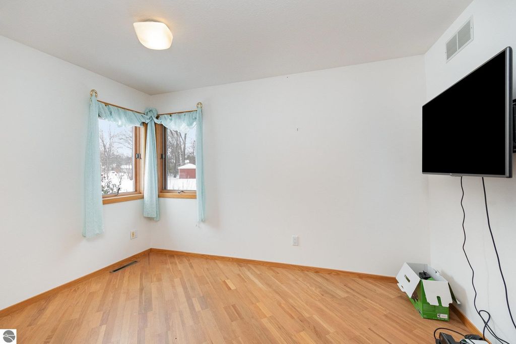 Image 25 of property listing at 5390 Pheasant Court, Alma, MI 48801