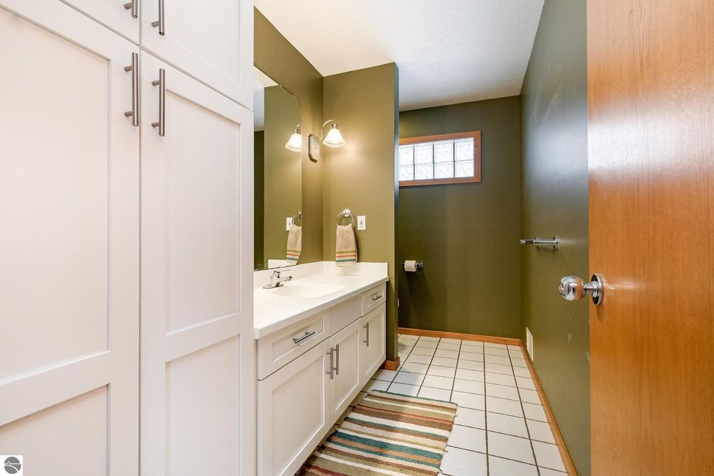 Image 33 of property listing at 5390 Pheasant Court, Alma, MI 48801