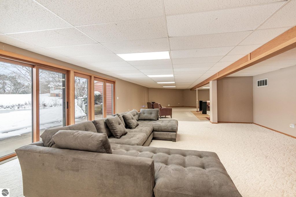 Image 39 of property listing at 5390 Pheasant Court, Alma, MI 48801