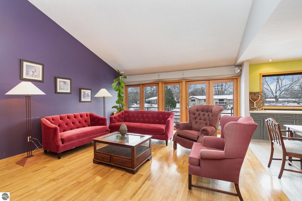 Image 4 of property listing at 5390 Pheasant Court, Alma, MI 48801