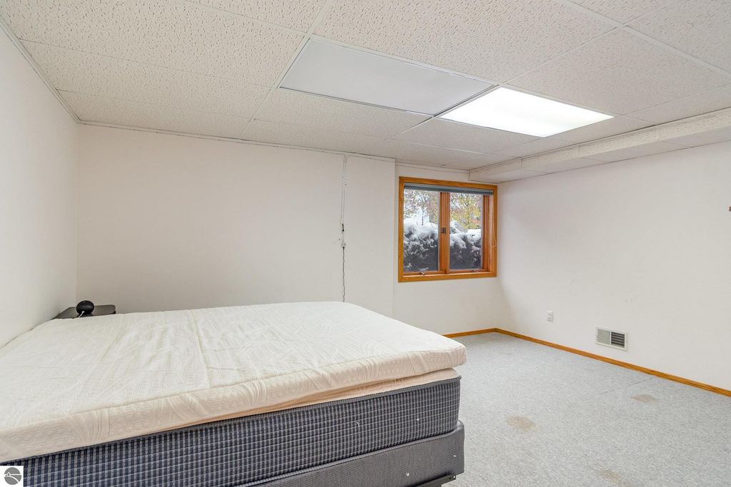 Image 43 of property listing at 5390 Pheasant Court, Alma, MI 48801