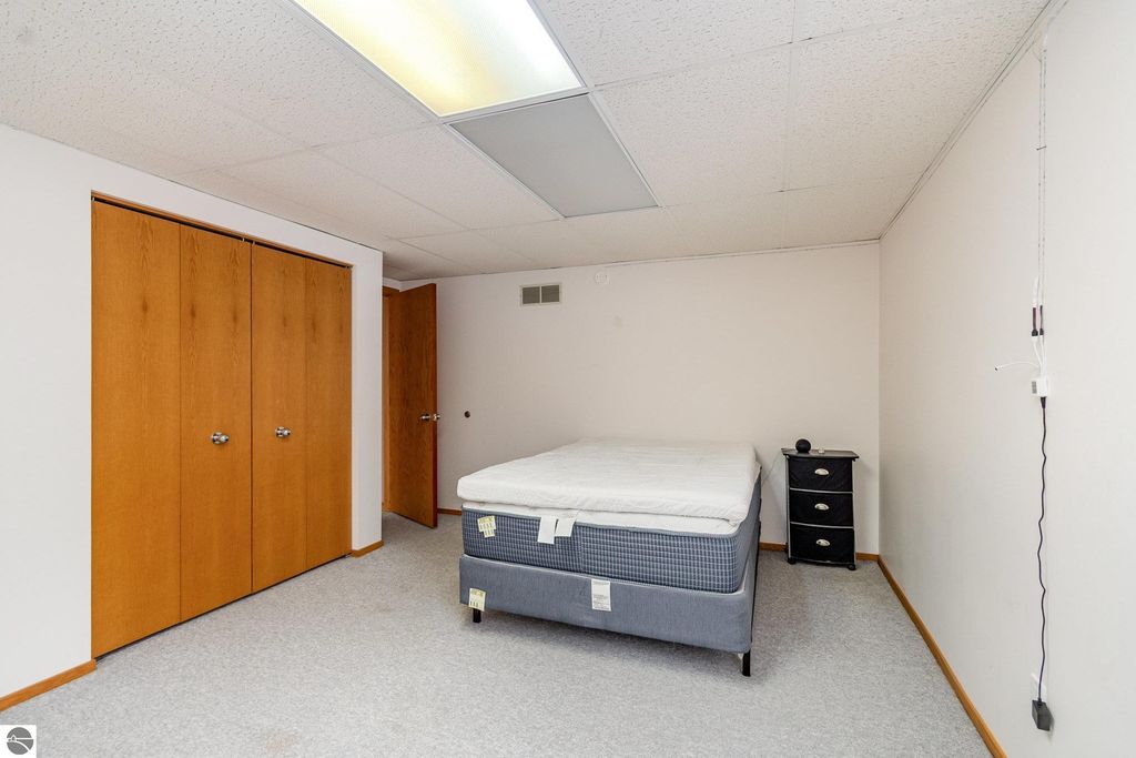 Image 44 of property listing at 5390 Pheasant Court, Alma, MI 48801