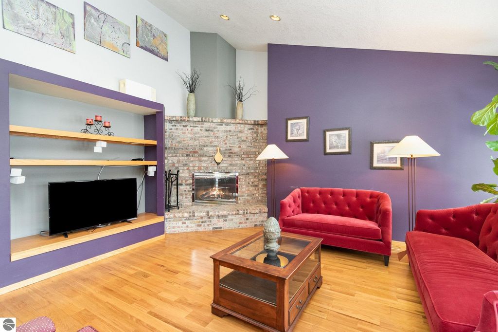 Image 5 of property listing at 5390 Pheasant Court, Alma, MI 48801