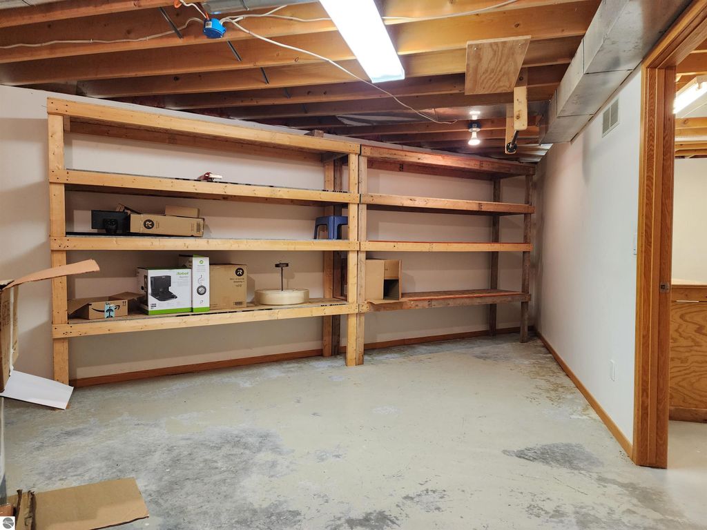 Image 51 of property listing at 5390 Pheasant Court, Alma, MI 48801