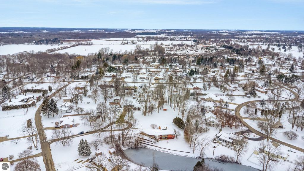 Image 57 of property listing at 5390 Pheasant Court, Alma, MI 48801