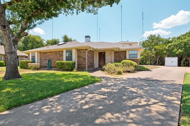 411 Bradshaw Street, Cedar Hill, TX 75104