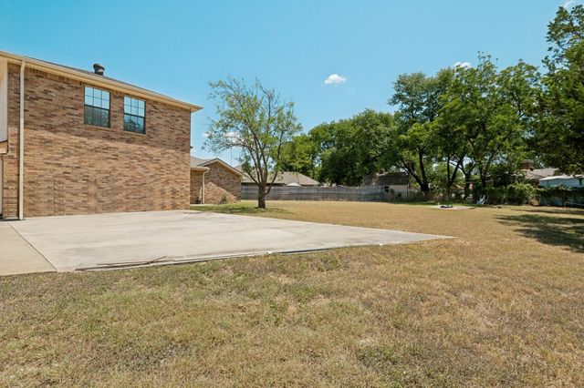 411 Bradshaw Street, Cedar Hill, TX 75104